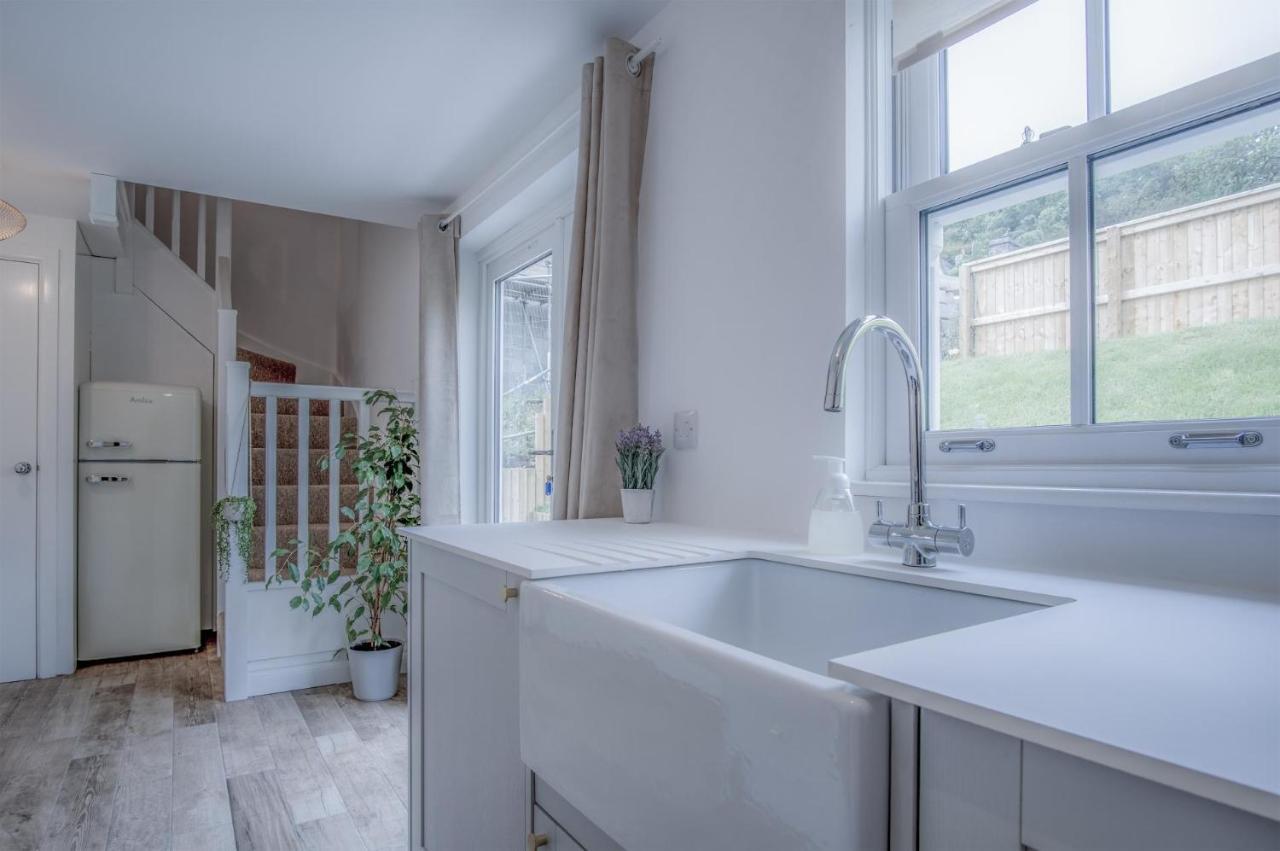 Brook Cottage - 2 Bedroom Cottage - Dale Екстер'єр фото